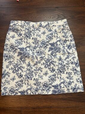 Talbots White and Navy Floral Toile Mini Skirt